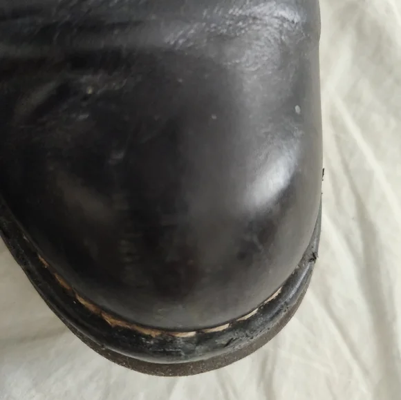 Vintage CHANEL black leathermotorcycle boots - Picture 8 of 9